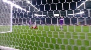 Ювентус - Фиорентина - Видео гола Bernardeschi F., 32 минута смотреть онлайн
