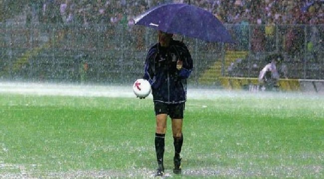 Матч Лечче Кальяри перенесен из-за дождя, Рома и Лацио добыли ...